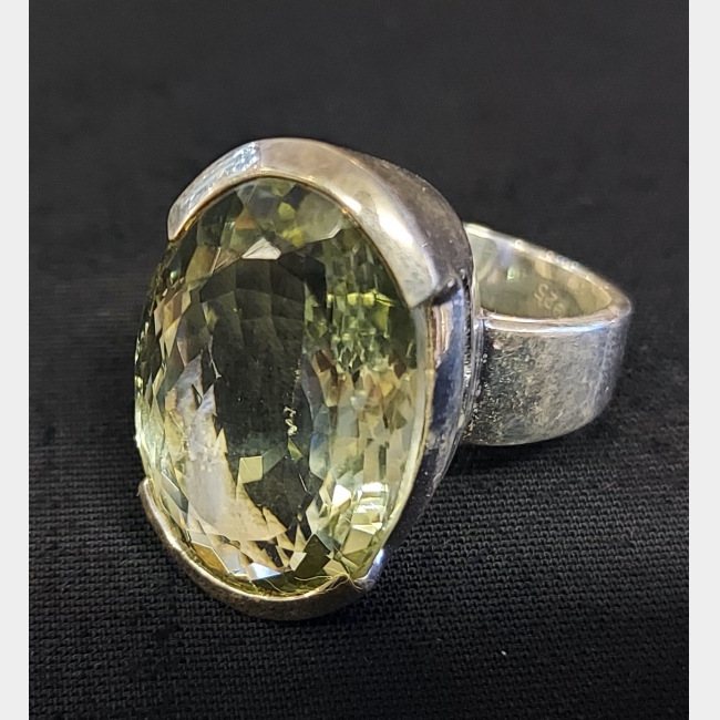 Quartz Ring