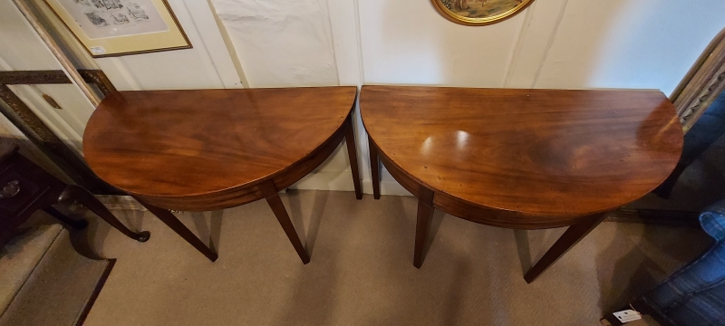Lune Tables