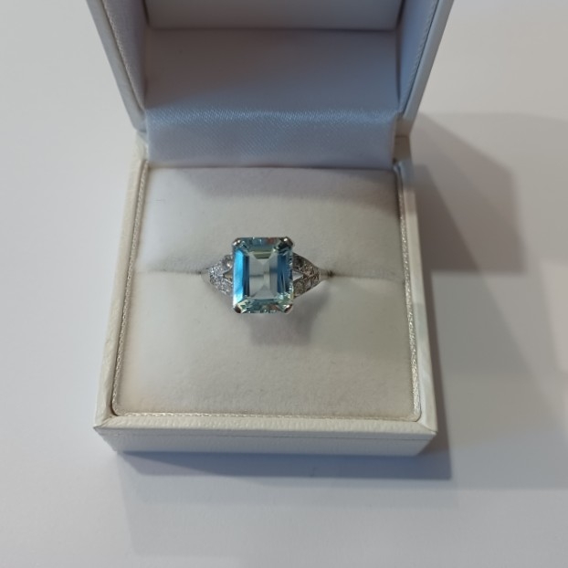 Platinum Aquamarine and Diamond Ring