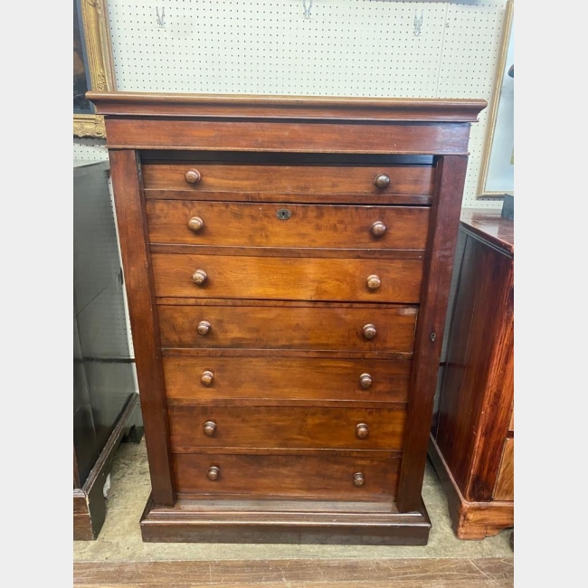 A VICTORIAN MAHOGANY WELLINGTON CHEST