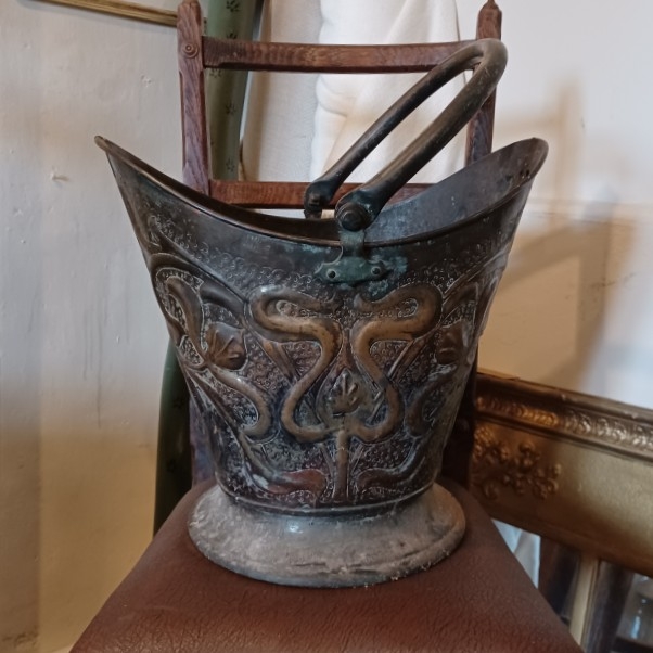 Arts and Craft Style Bucket