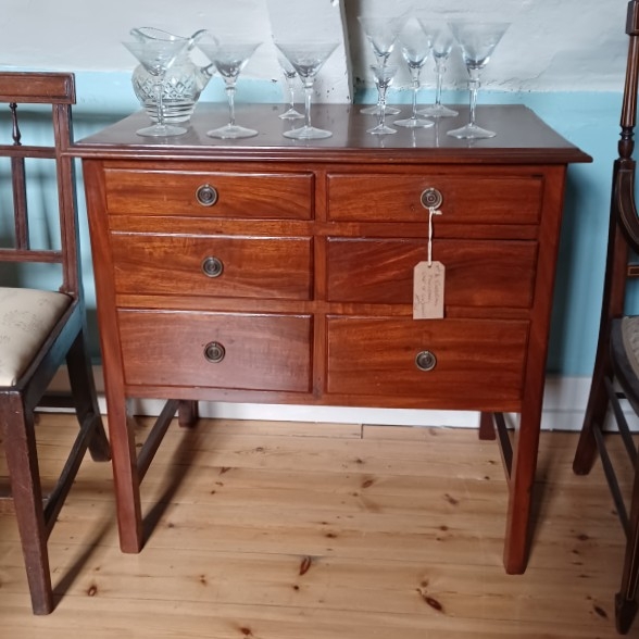 Georgian Mahogany Chest of 6 Drawers