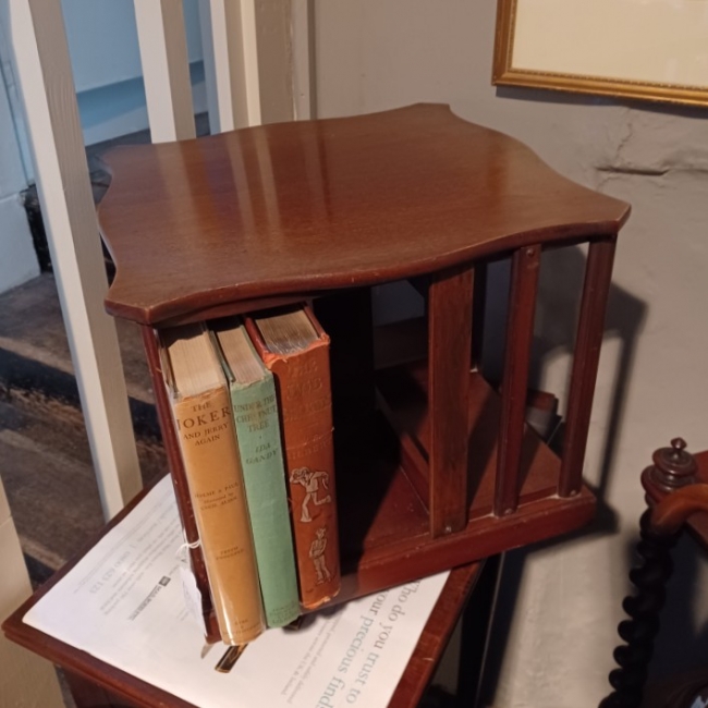 Edwardian Mahogany Table Tap Book Case