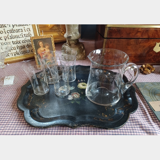 Set of glasses & Jug