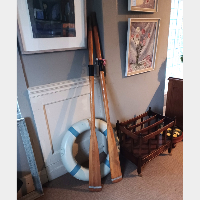 Wooden oars and lifering