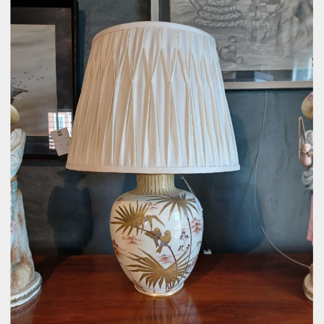 Derby Lamp with bird design