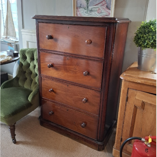 Large Mahogany Chest with four drawers