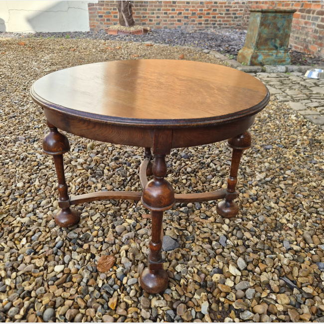 Early  20th Century Oak Round Top Coffee Table